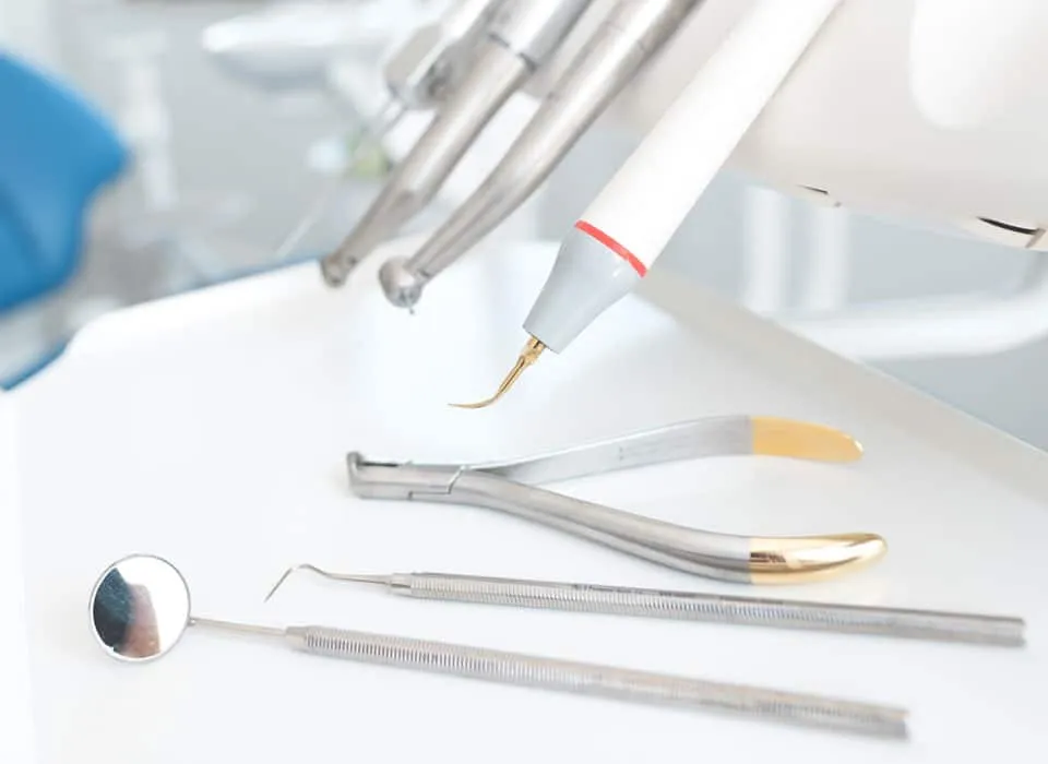 Enhanced imaging technology for custom cosmetic dentures